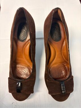 Clarks Brown Suede Low Heel Pumps with Bow Accent